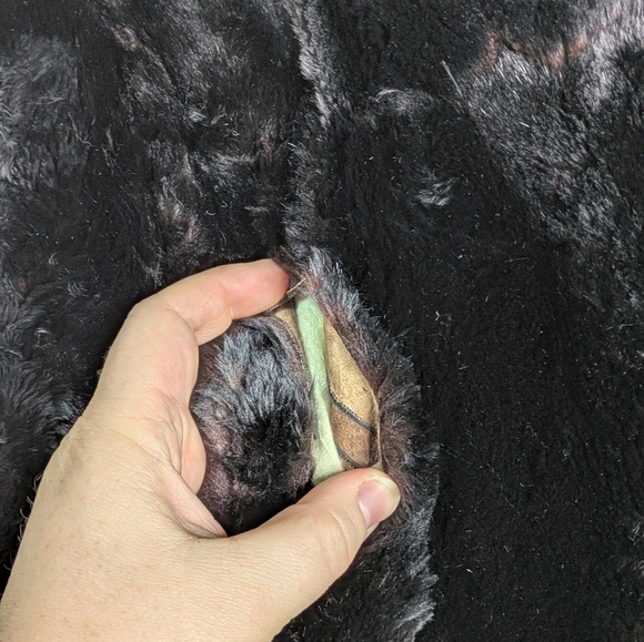 Vintage black/dark brown fur cape OS - Picture 5 of 12